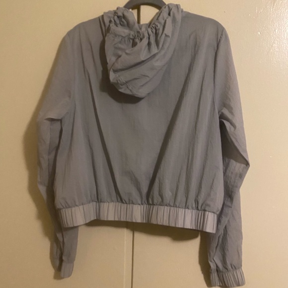 NWOT FABLETICS Donovan ruched light cover up windbreaker perfect after workout! - Picture 4 of 11